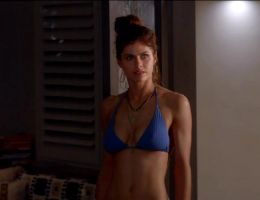 Alexandra Daddario – Brand New – Bikini & Threesome Scene In Why Women Kill S01E02 -released An Hour Ago
