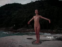 Katrina – Nude Yoga