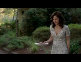 Carla Gugino Downblouse Feeding The Dog Plot From Gerald’s Game